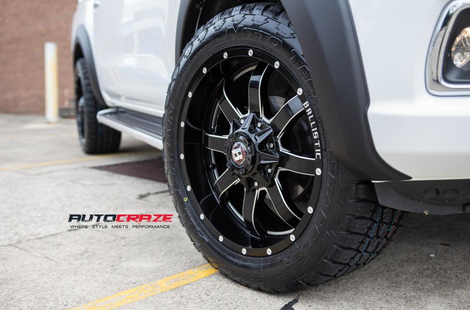 NISSAN NAVARA ANVIL GLOSS BLACK MILLED ACCENTS